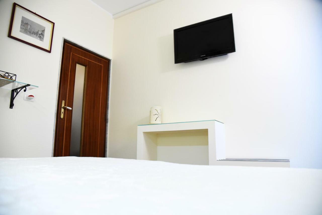 B&B Al Vecchio Glicine Torre Canne Exterior photo